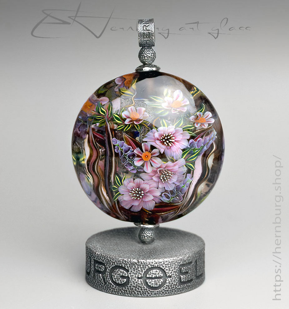 Pendant. Lampwork glass pendant.