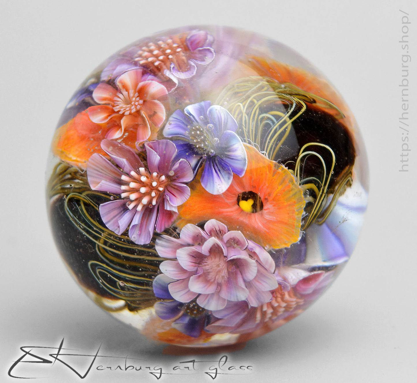 Marble "Flarebloom" Glass. Collectible sphere. Diameter — 40 mm (1.57”).