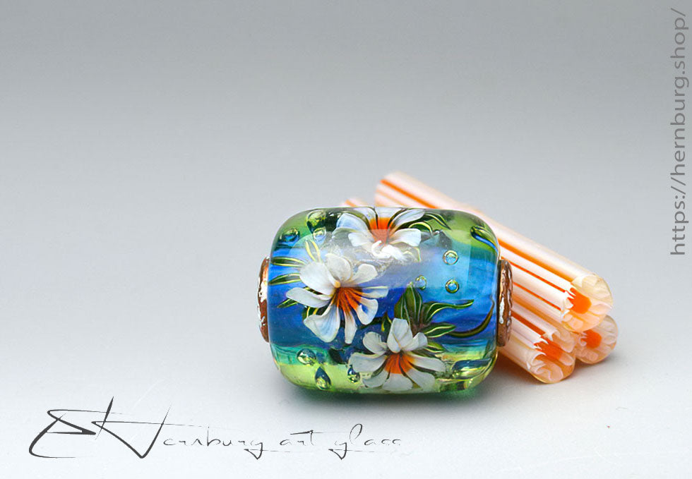 Murini. “White Flower with Fiery Center” Murine Cane – 50 mm stick, COE 104