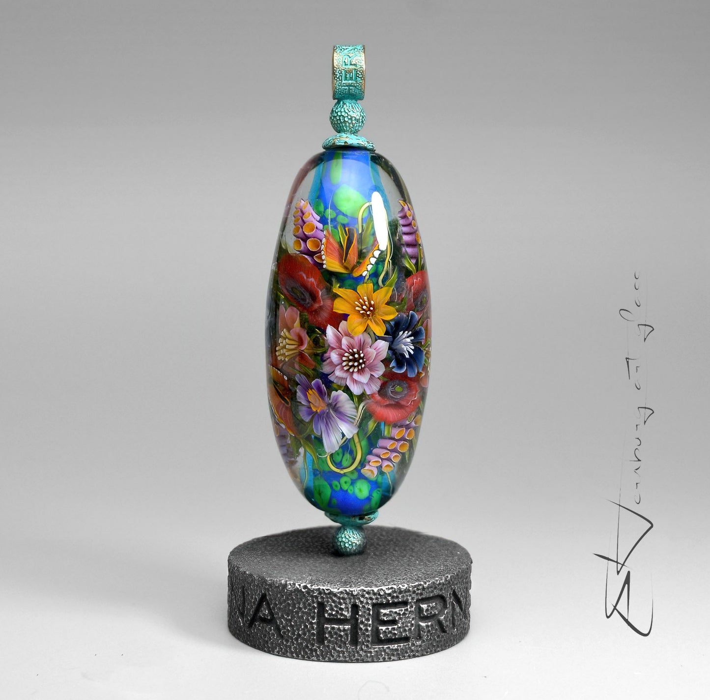 Pendant. Lampwork glass pendant.