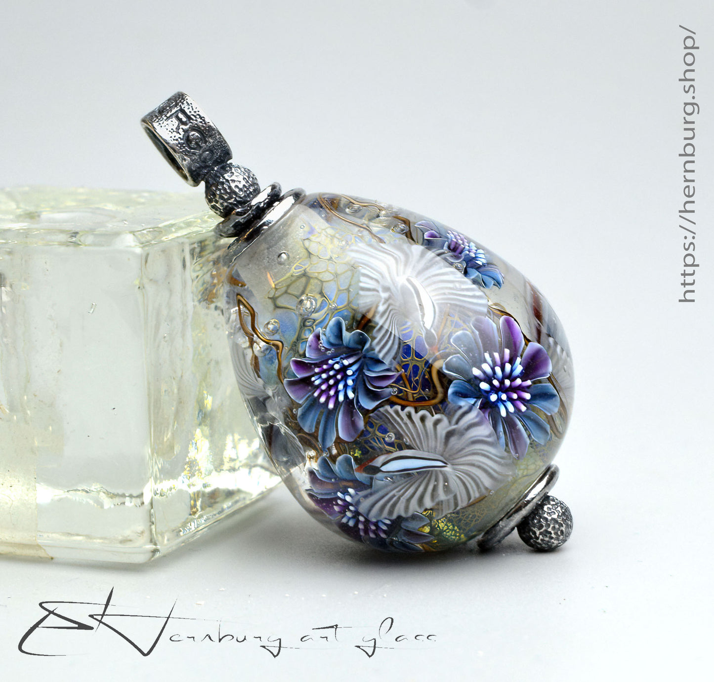 Pendant “Postcard from Kyoto”. Lampwork glass pendant.