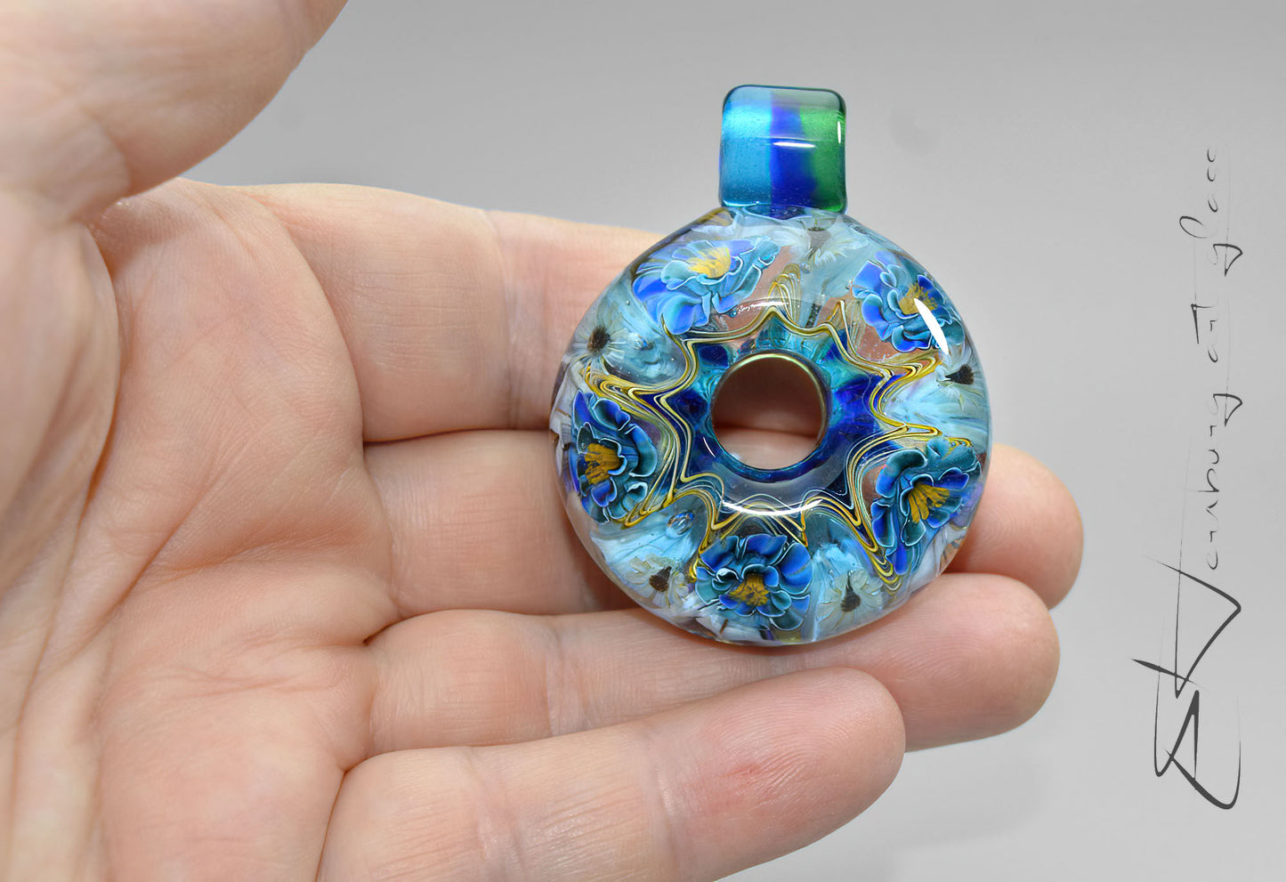 Pendant. Lampwork glass pendant.