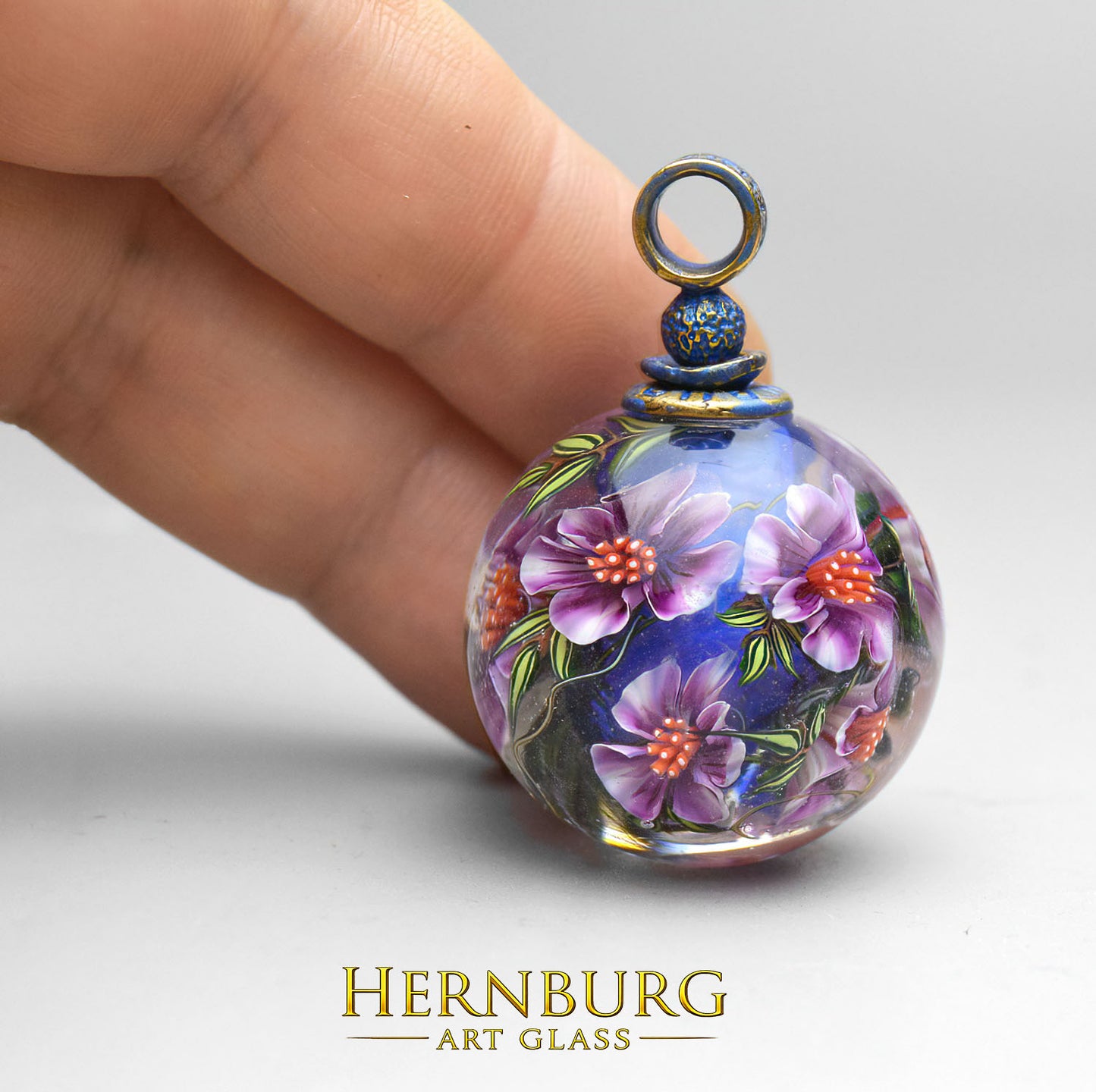 Orbella CYANE. Lampwork glass pendant.