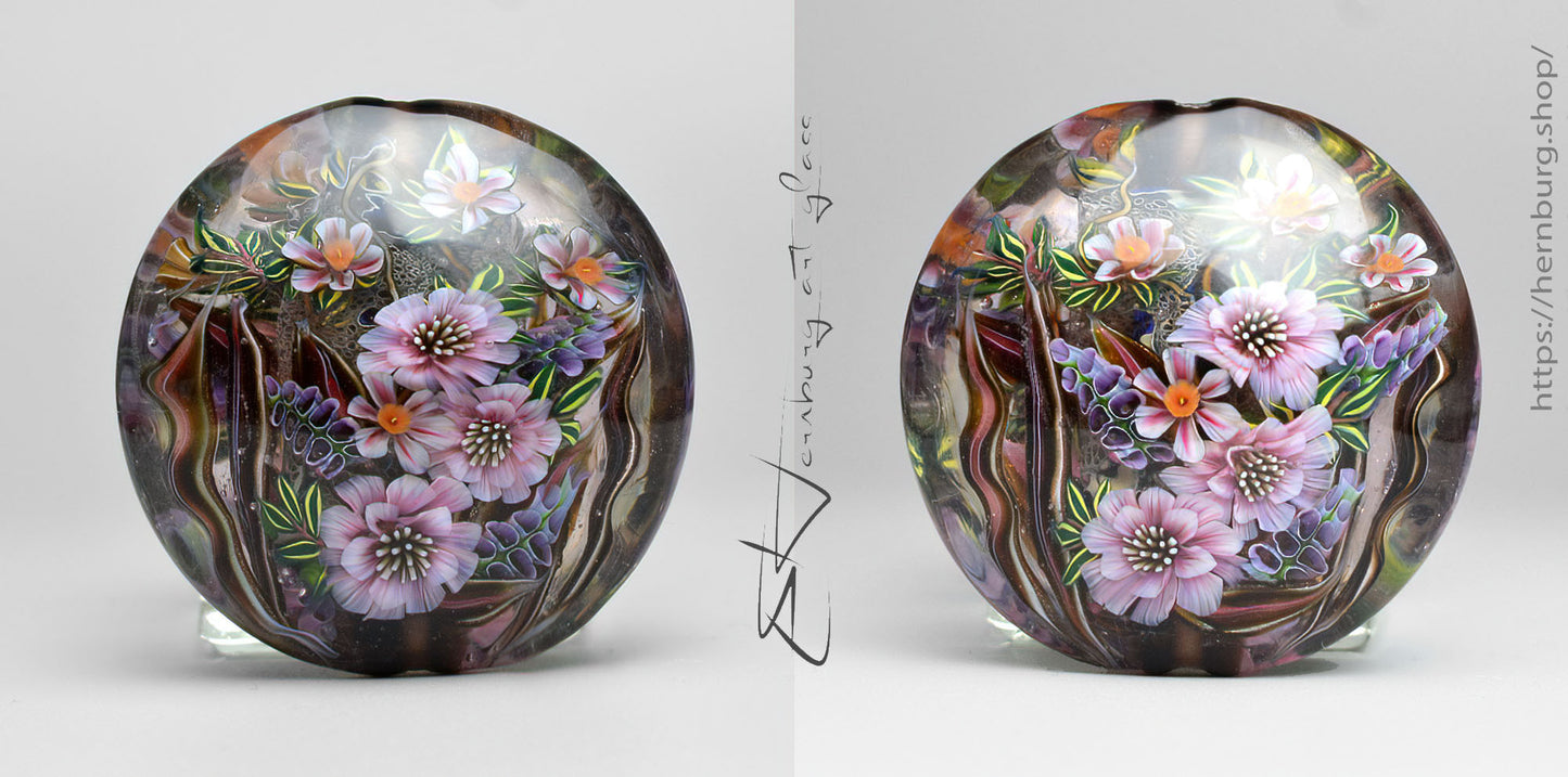 Pendant. Lampwork glass pendant.