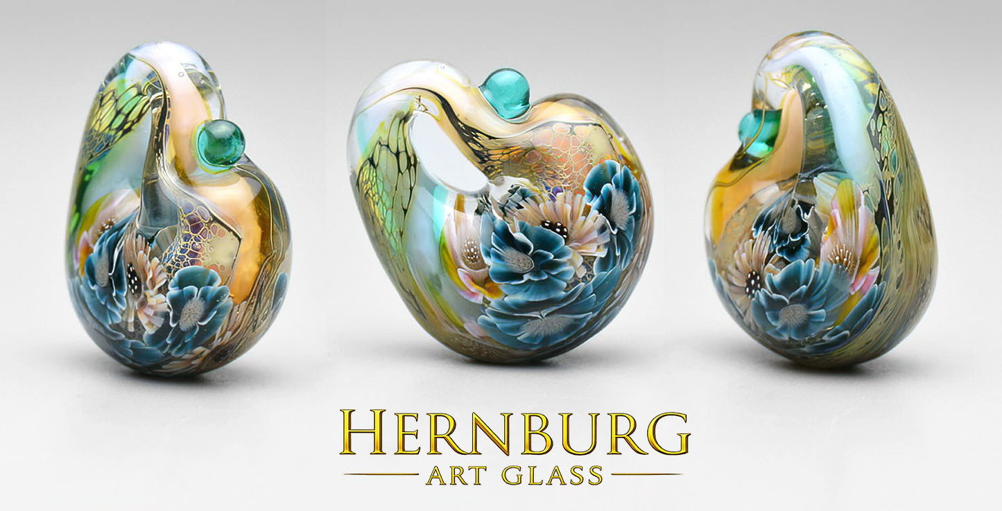 Pendant. Lampwork glass pendant. “DIVA”