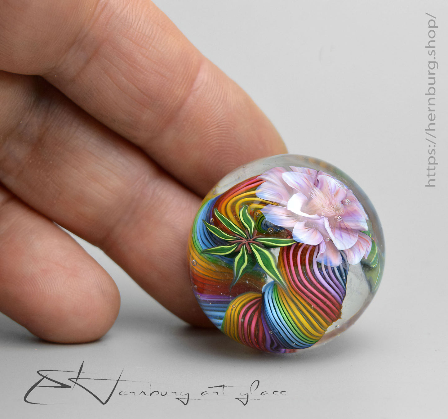 Marble "Springwave" Glass. Collectible sphere. Diameter — 30 mm (1.18”).