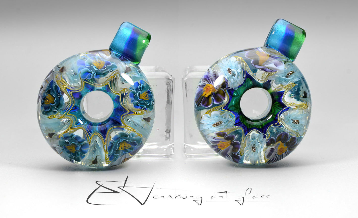 Pendant. Lampwork glass pendant.