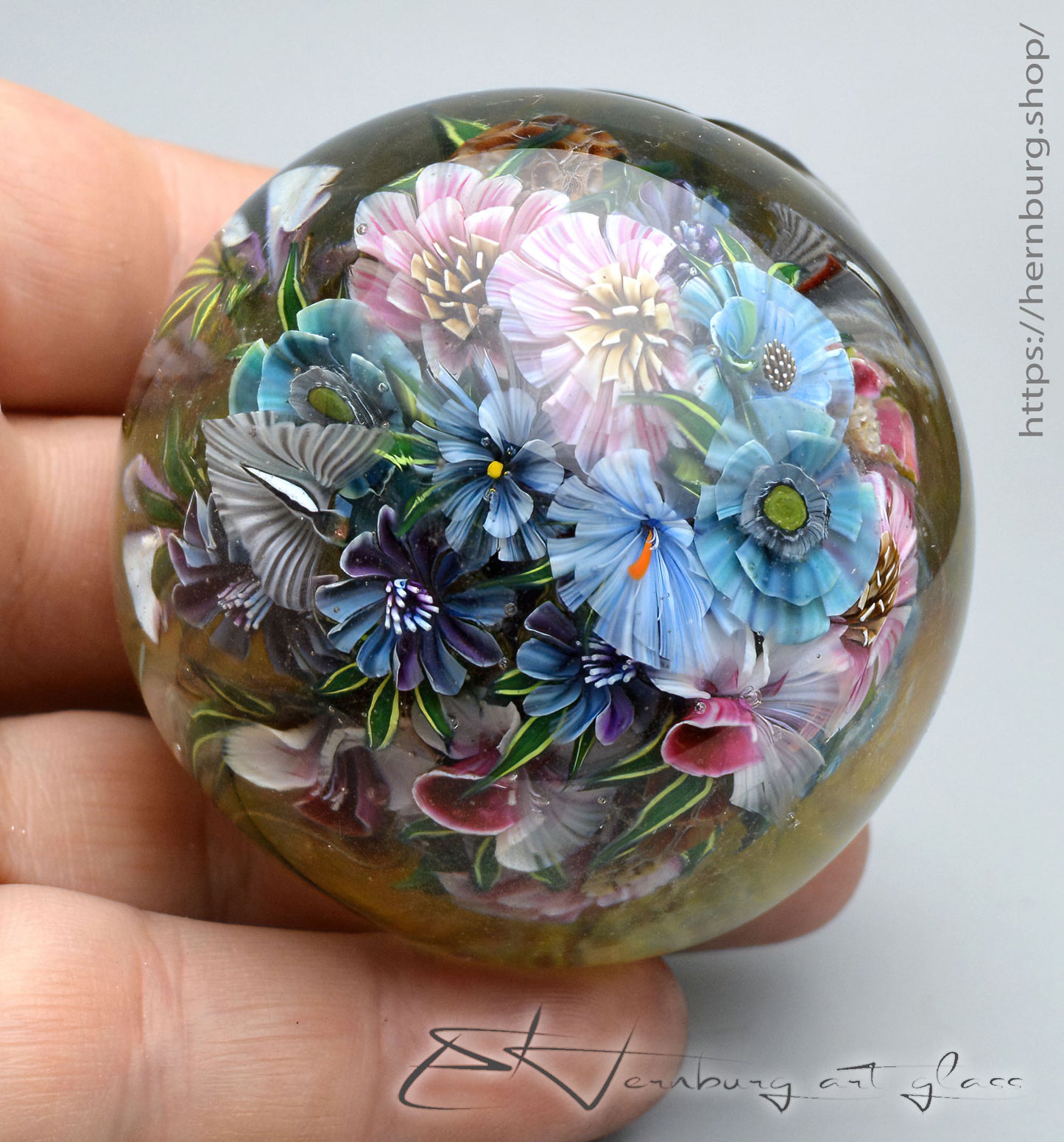Paperweight "Morning Song". Glass. Diameter 60 mm (2.36”)
