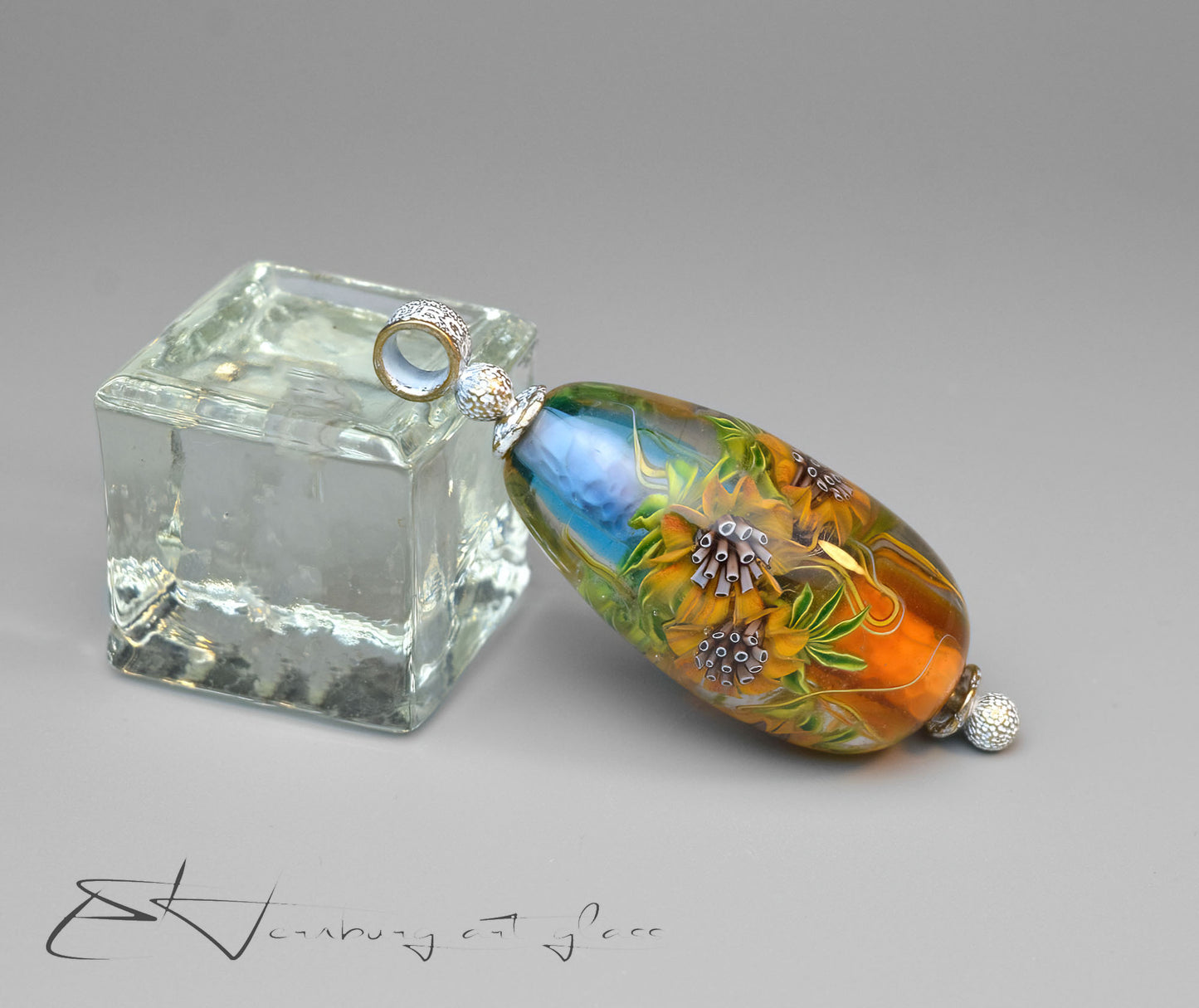 Pendant. Lampwork glass pendant.