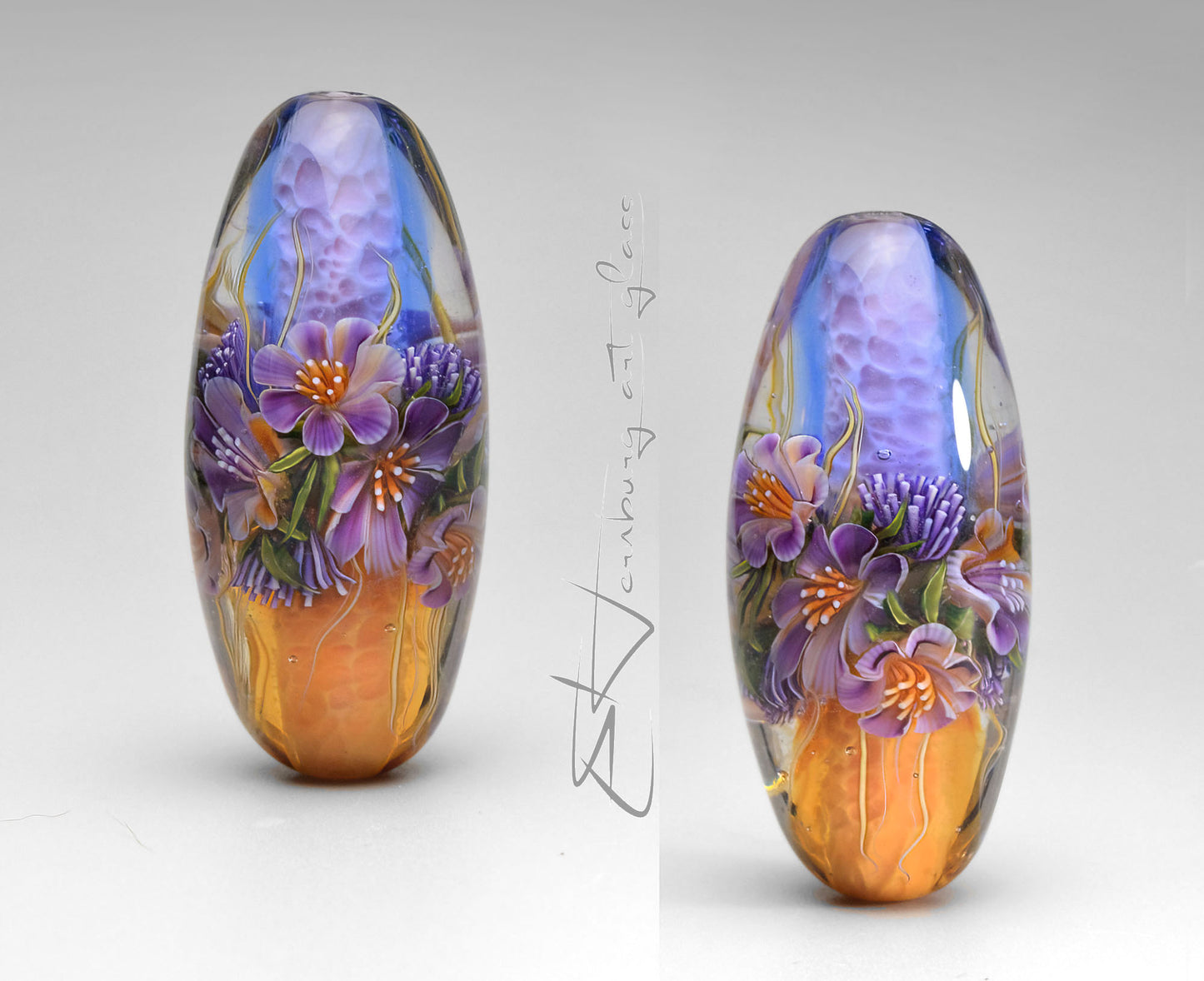 Pendant. Lampwork glass pendant.