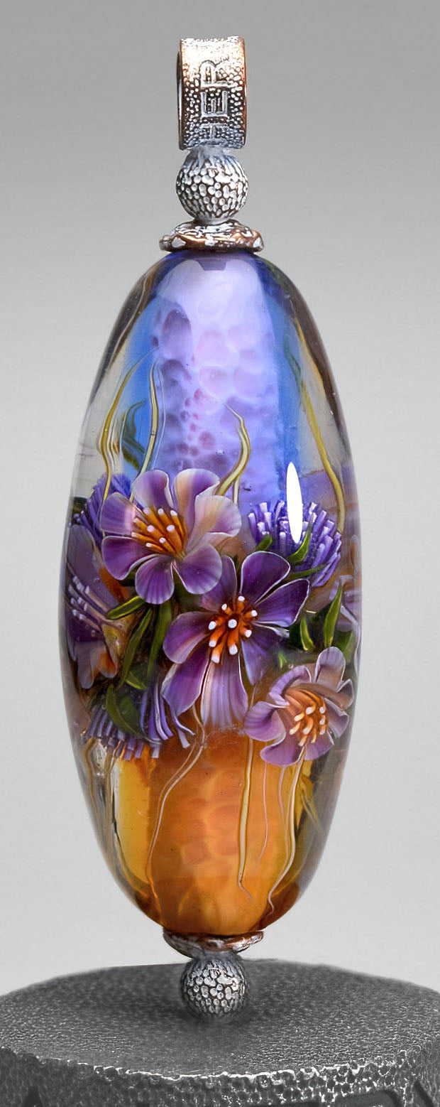 Pendant. Lampwork glass pendant.