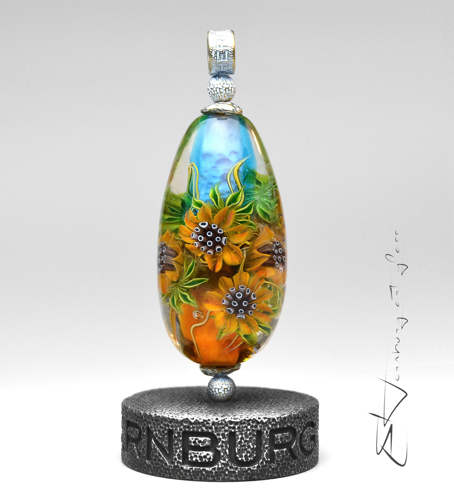 Pendant. Lampwork glass pendant.