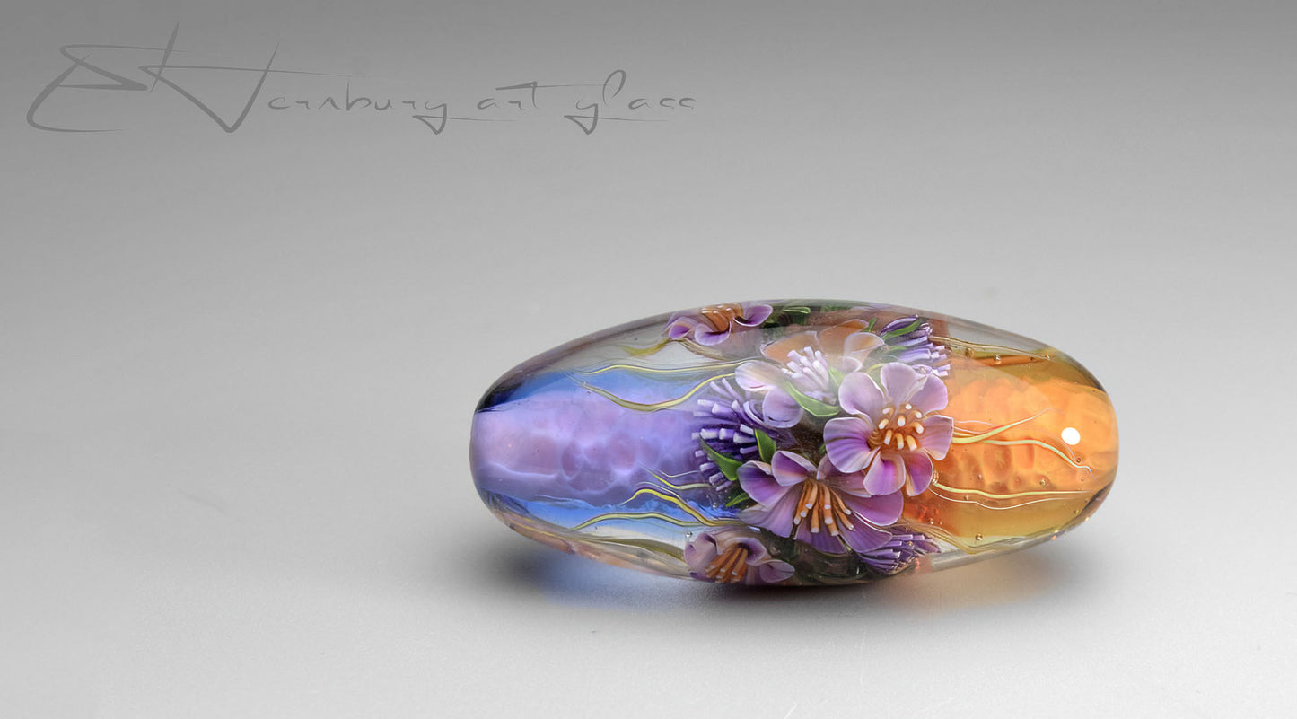 Pendant. Lampwork glass pendant.