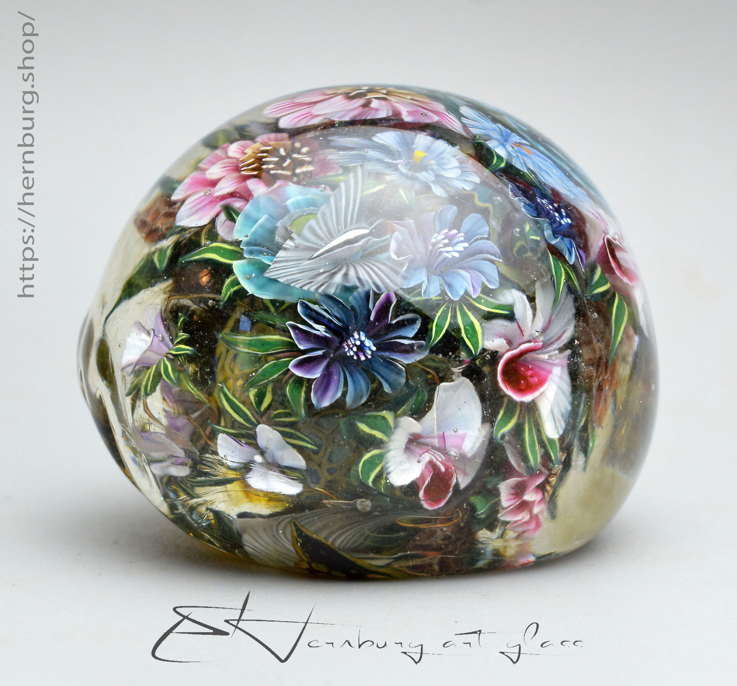 Paperweight "Morning Song". Glass. Diameter 60 mm (2.36”)