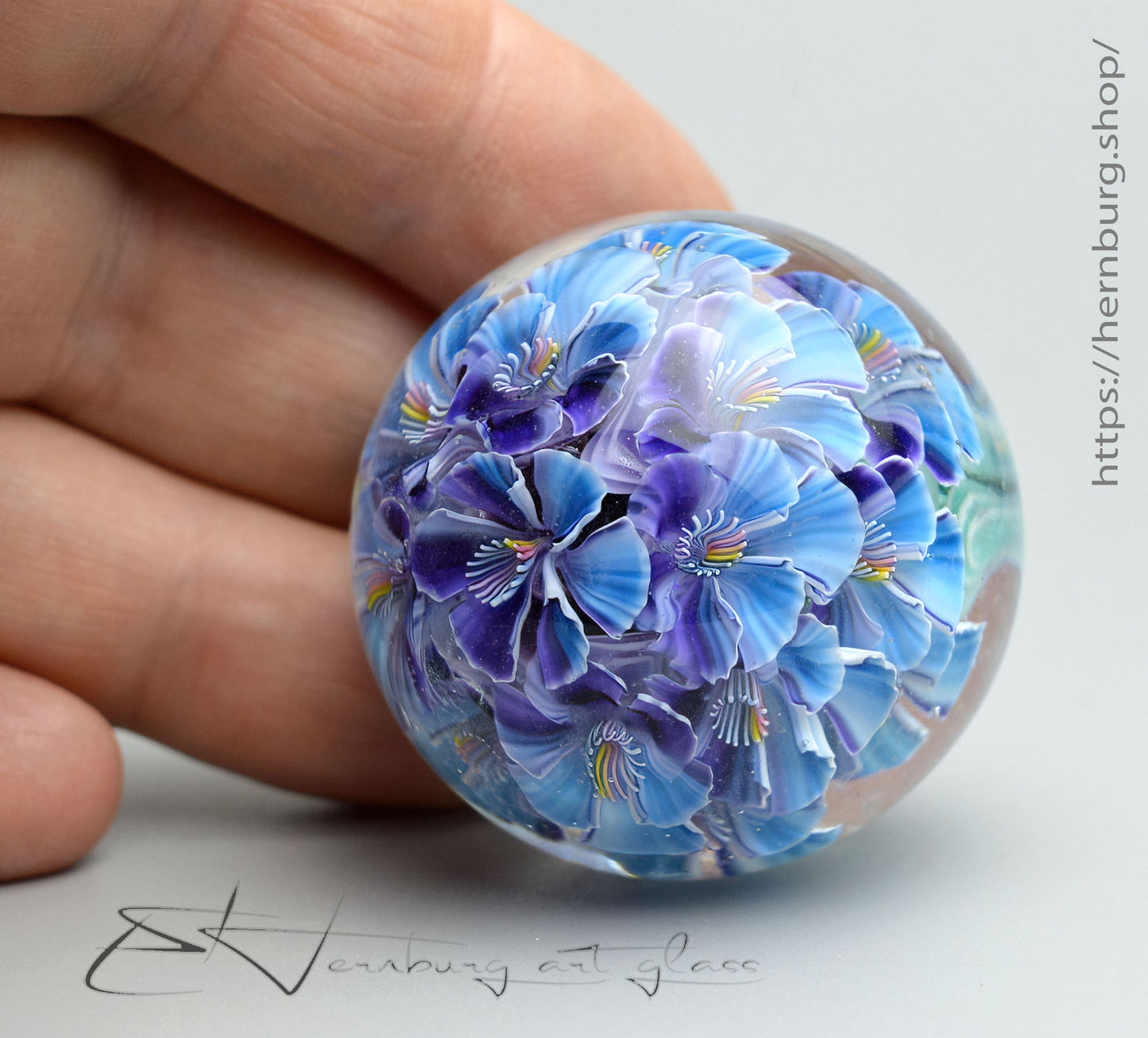 Marble "Study in Blue" Glass. Collectible sphere. Diameter — 40 mm (1.57”).