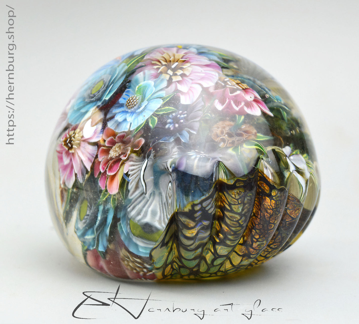 Paperweight "Morning Song". Glass. Diameter 60 mm (2.36”)