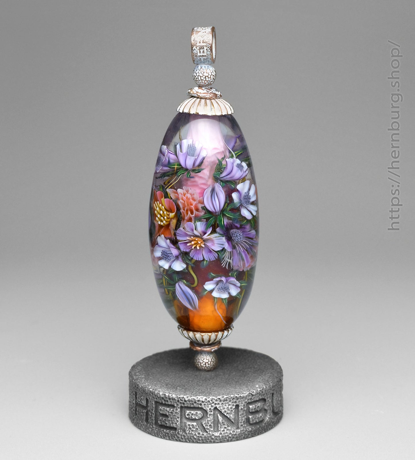 Pendant. Lampwork glass pendant.