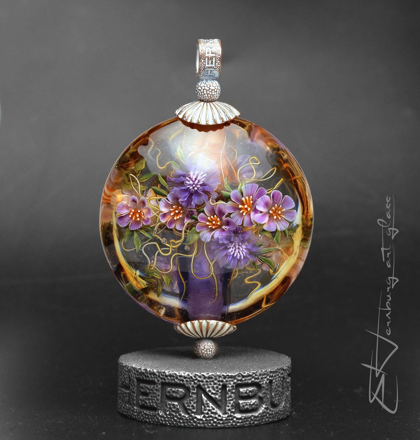 Pendant. Lampwork glass pendant.