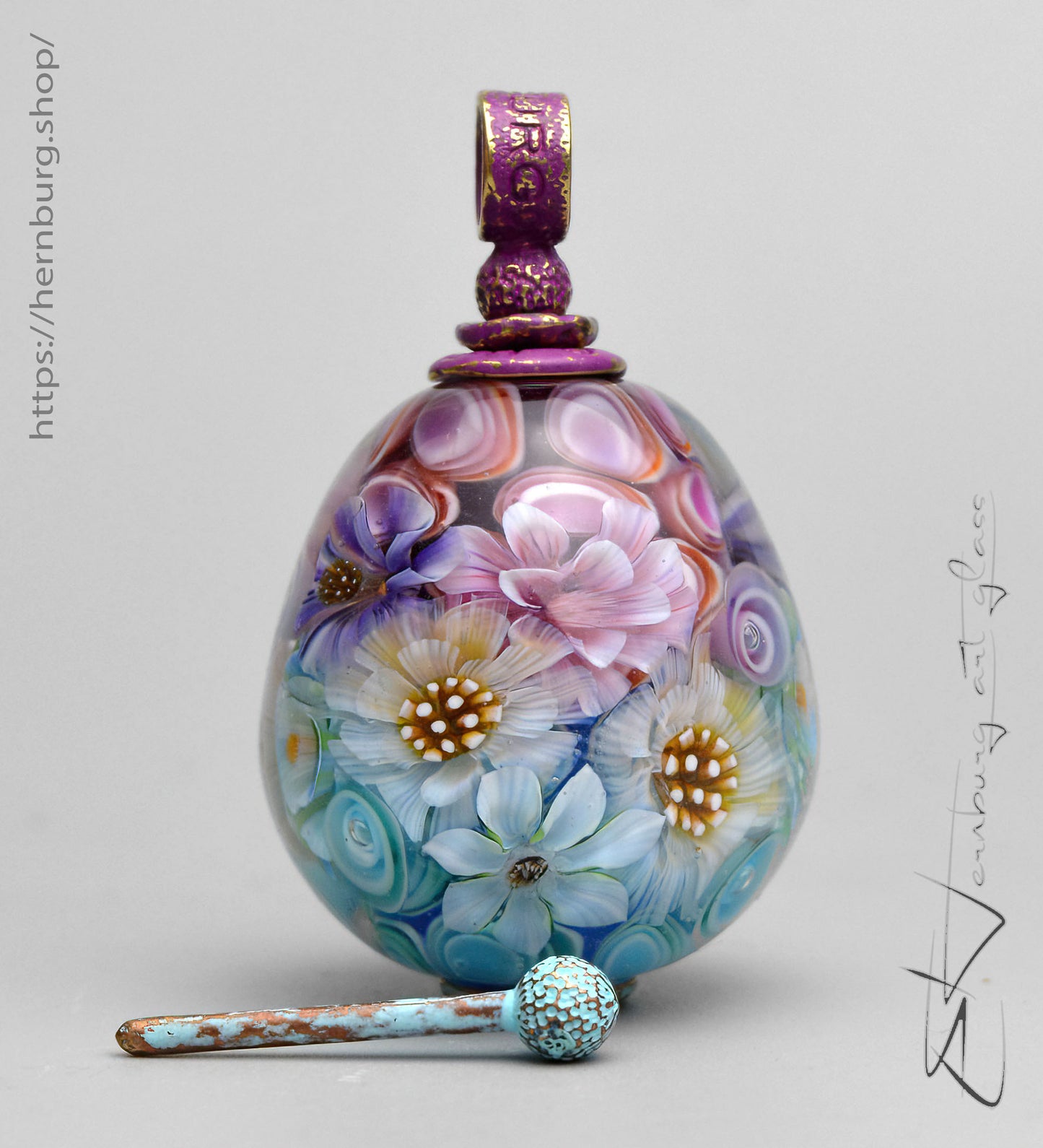 Pendant. "Kaleidoscope violet". Lampwork glass pendant.