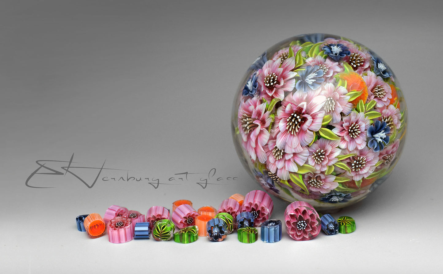 Paperweight. Glass. Diameter 2.48 inch