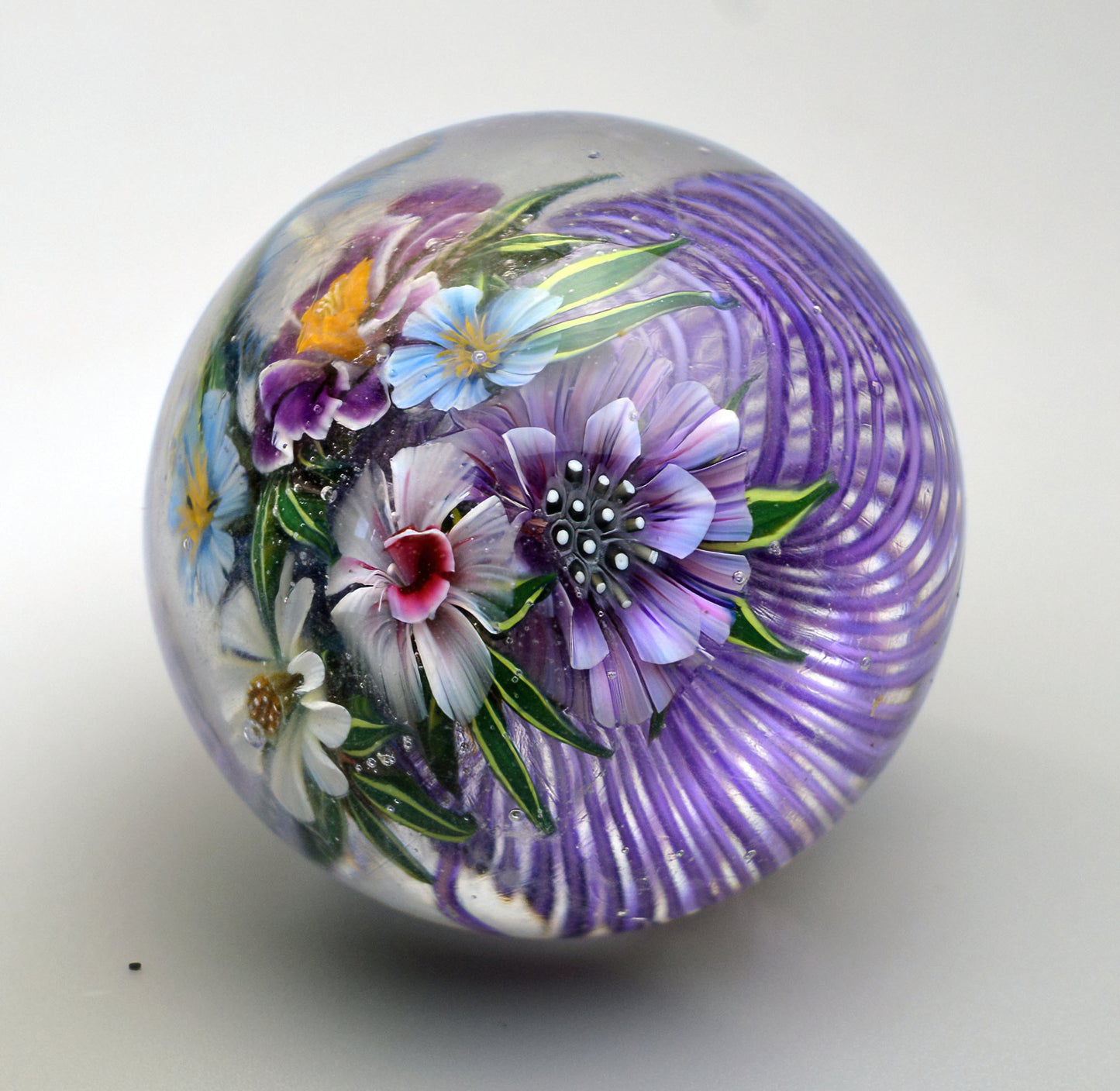 Marble "String Concert" Glass. Collectible sphere. Diameter — 40 mm (1.57”).