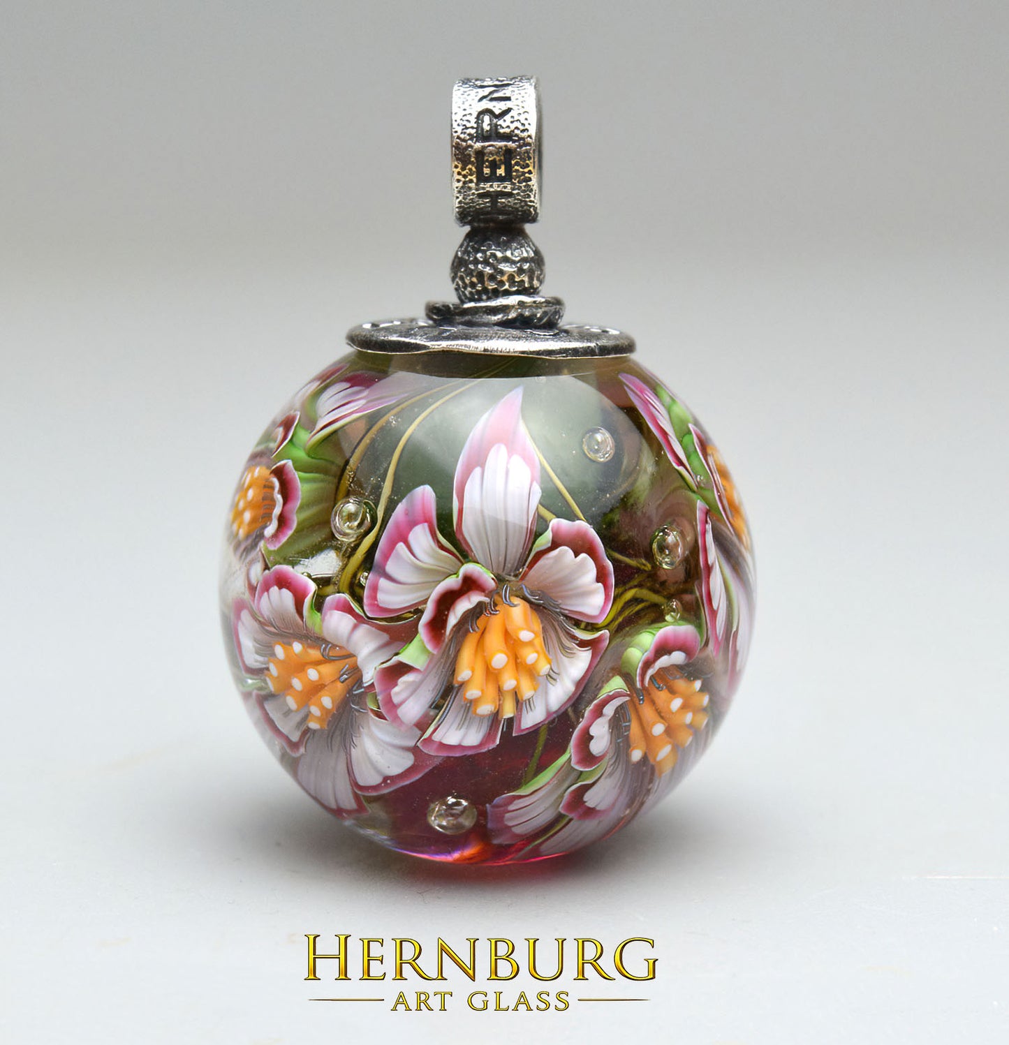 Orbella POMPADUR. Lampwork glass pendant.