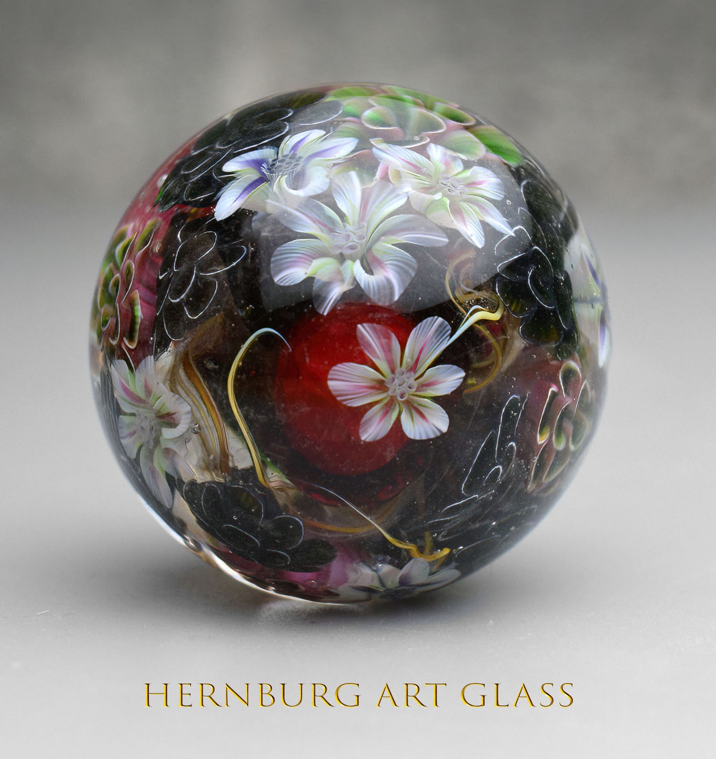 Marble. Collectible Sphere “Living Lace: Victory”. Glass. . Diameter — 40 mm (1.57”)