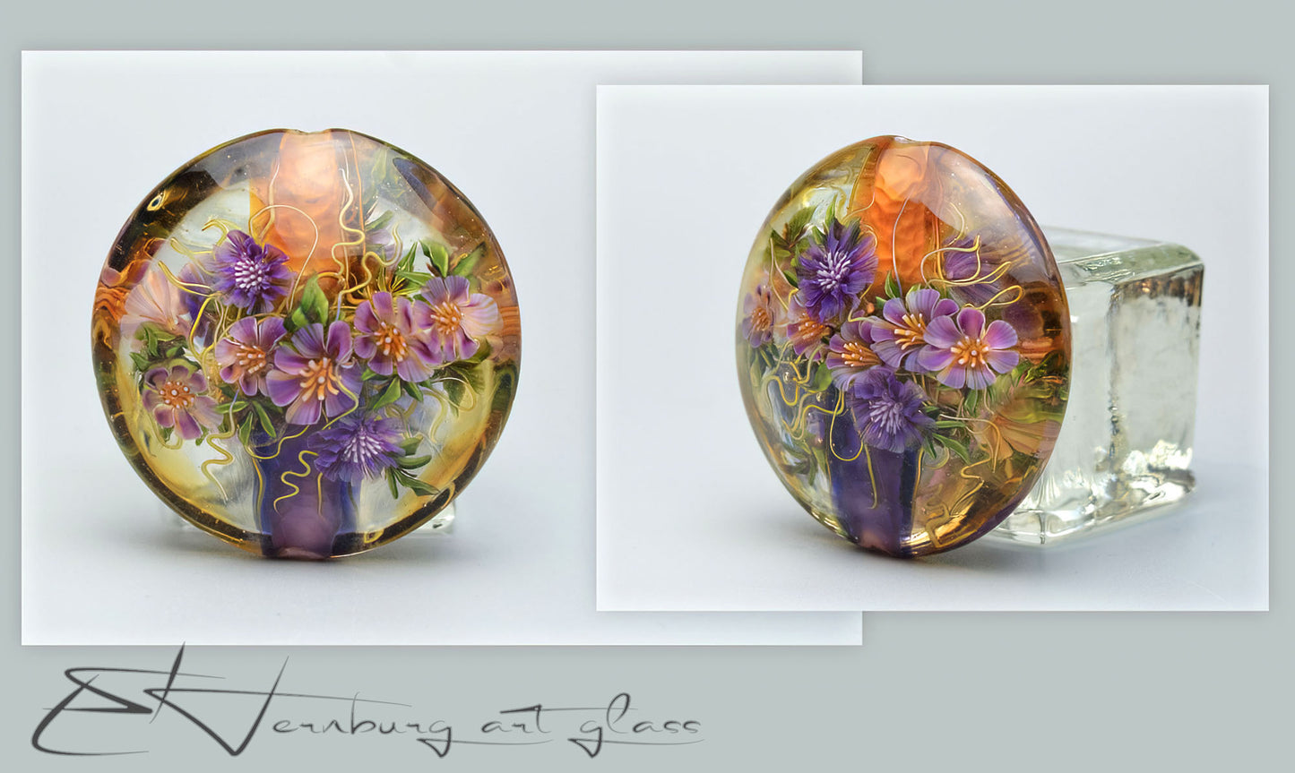 Pendant. Lampwork glass pendant.