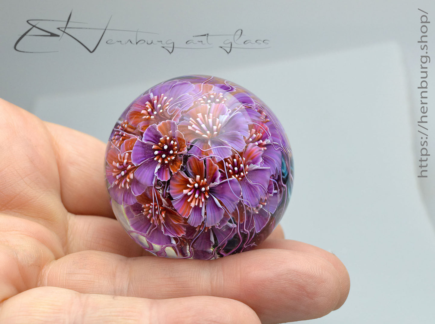 Marble "Study on Violet" Glass. Collectible sphere. Diameter — 45 mm (1.77”)
