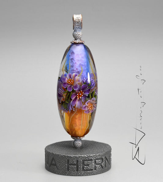 Pendant. Lampwork glass pendant.