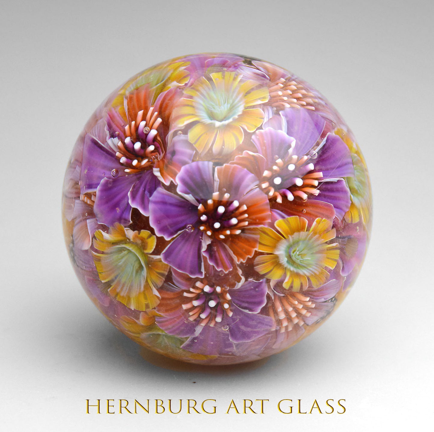 Marble. Collectible Sphere “Living Lace: Saffron”. Glass. . Diameter — 40 mm (1.57”)