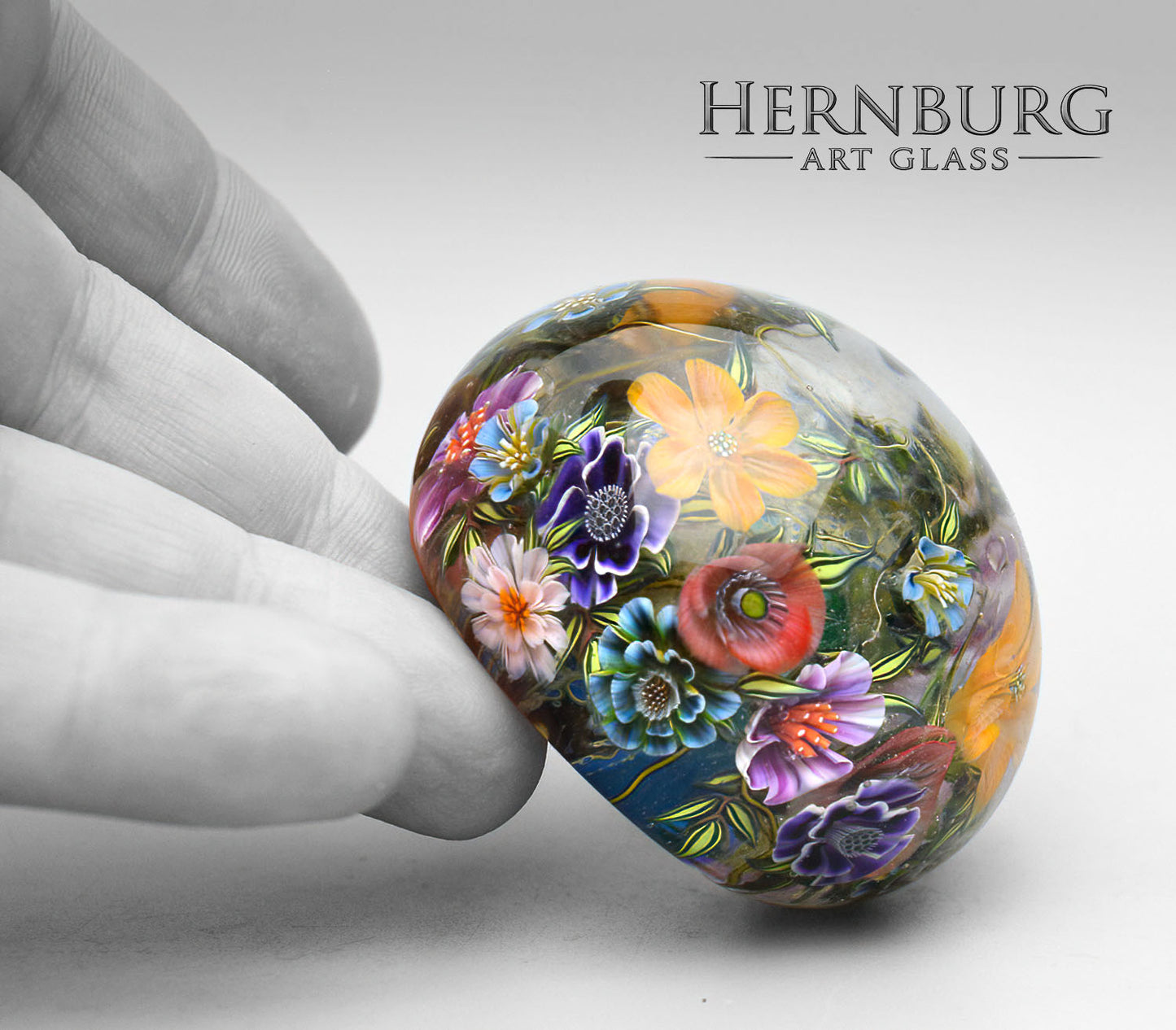 Paperweight "WONDERLAND". Glass. Diameter 53 mm (2.09”)